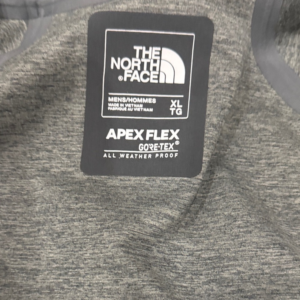 The North Face Men's Black Raincoat - Picture 7 of 8